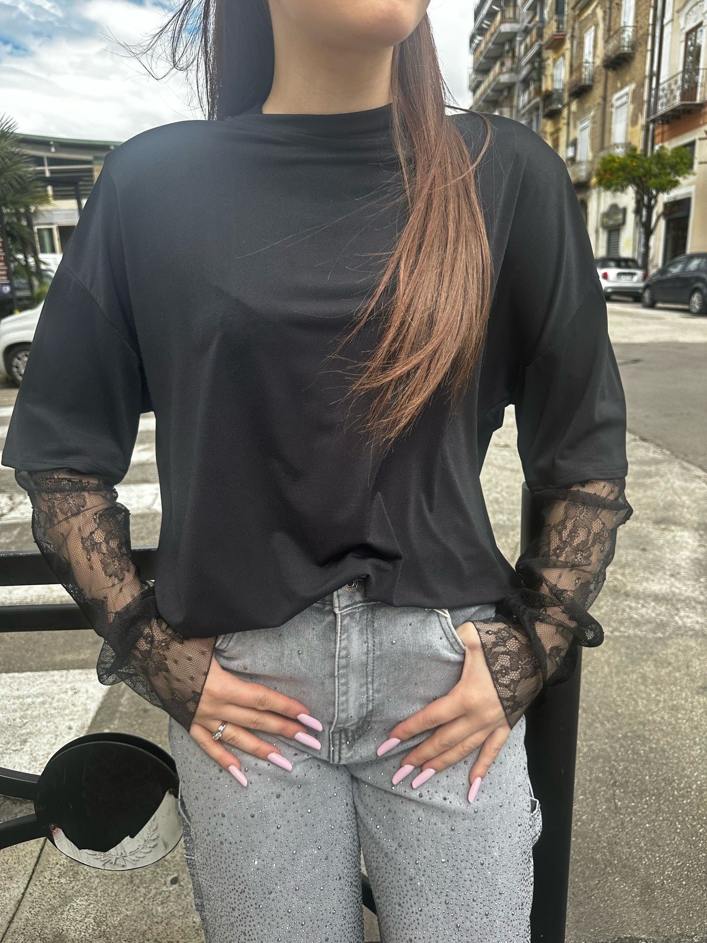 Maglia manica pizzo nera