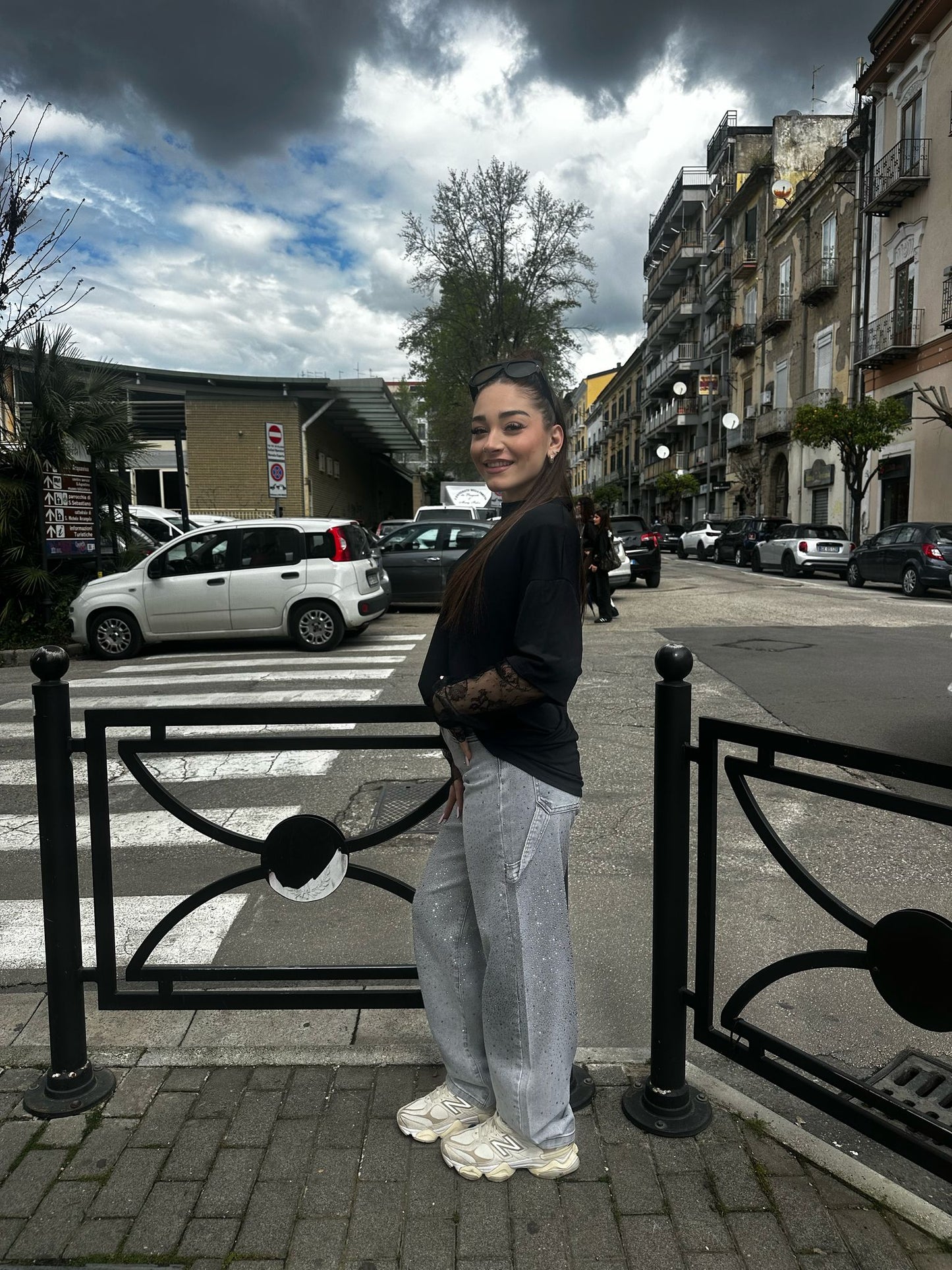 Maglia manica pizzo nera