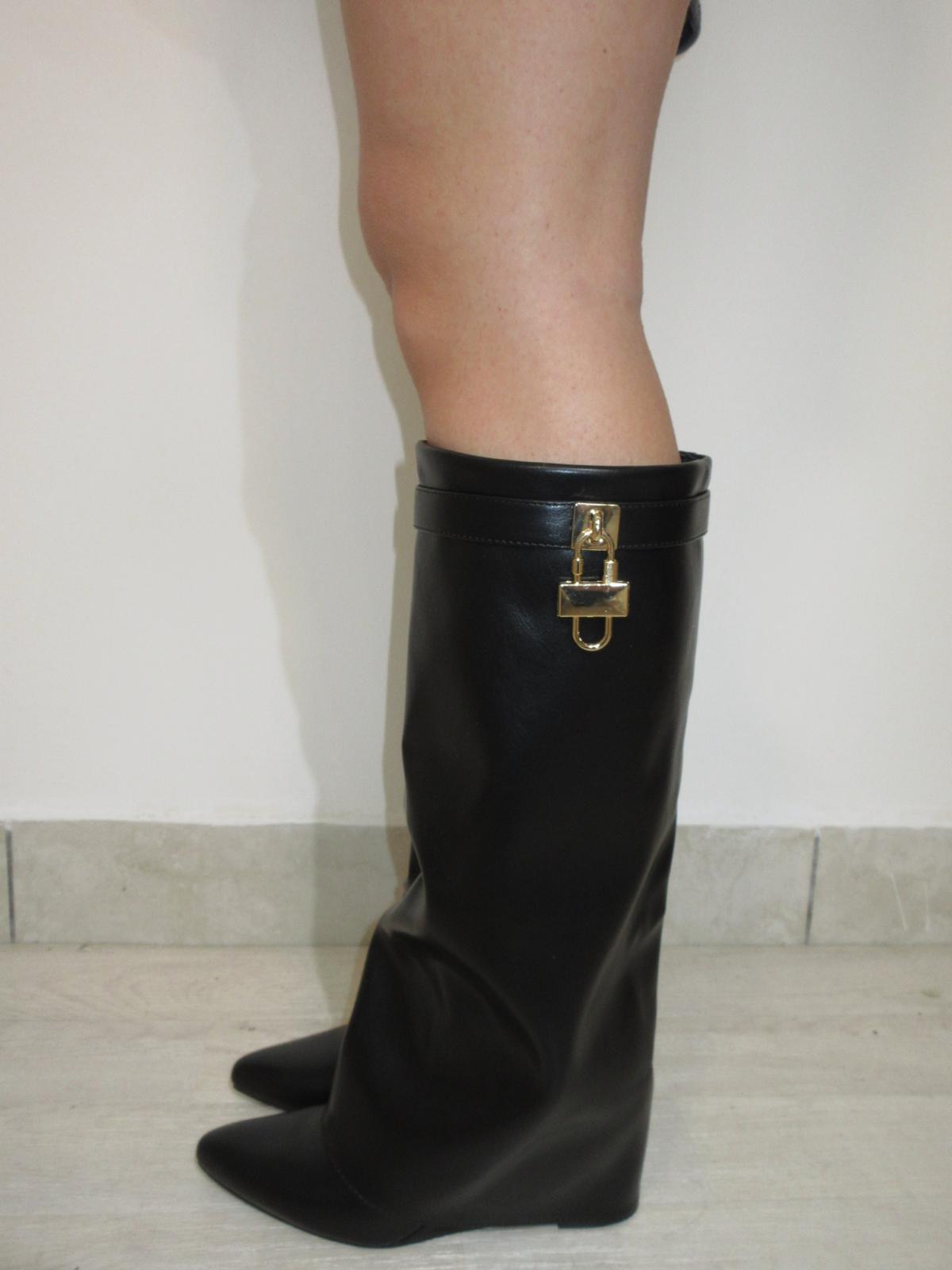 Stivali Givenchy pendente oro