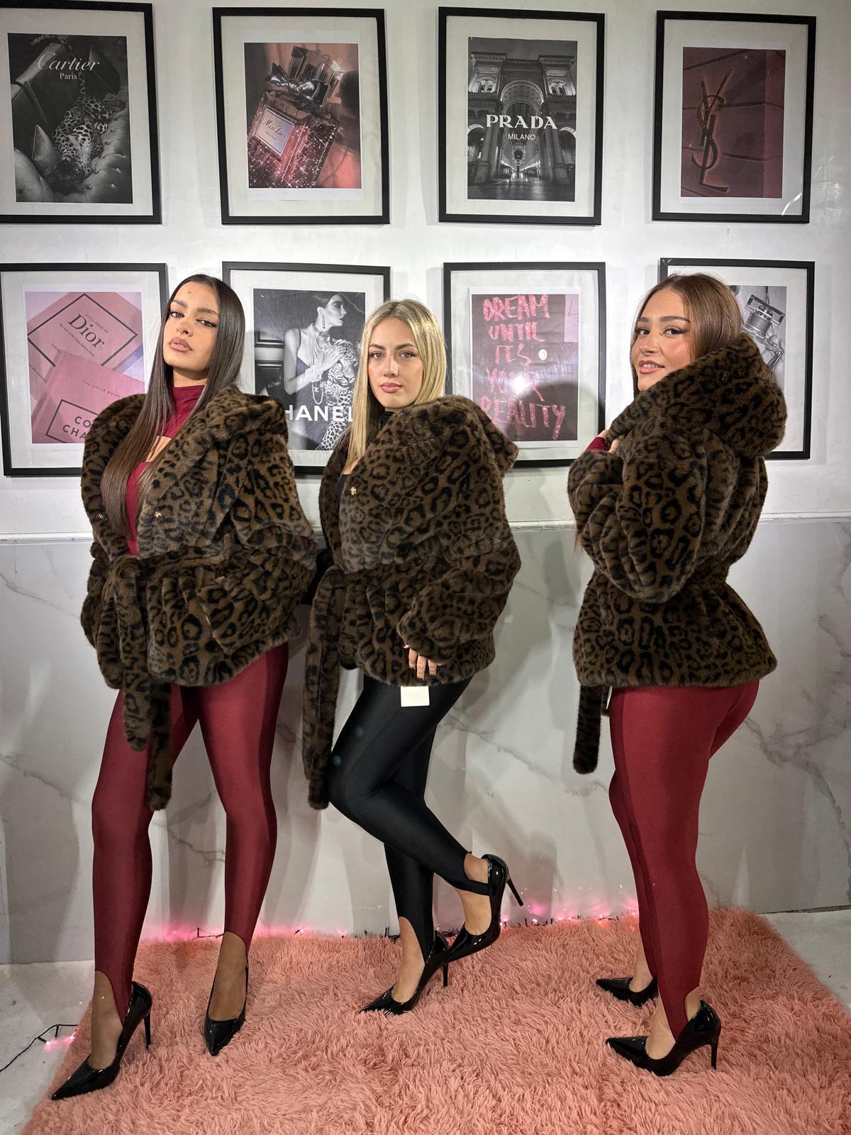 Pelliccia animalier con cinta