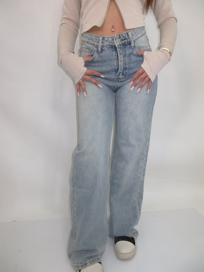 Jeans denim con strappi