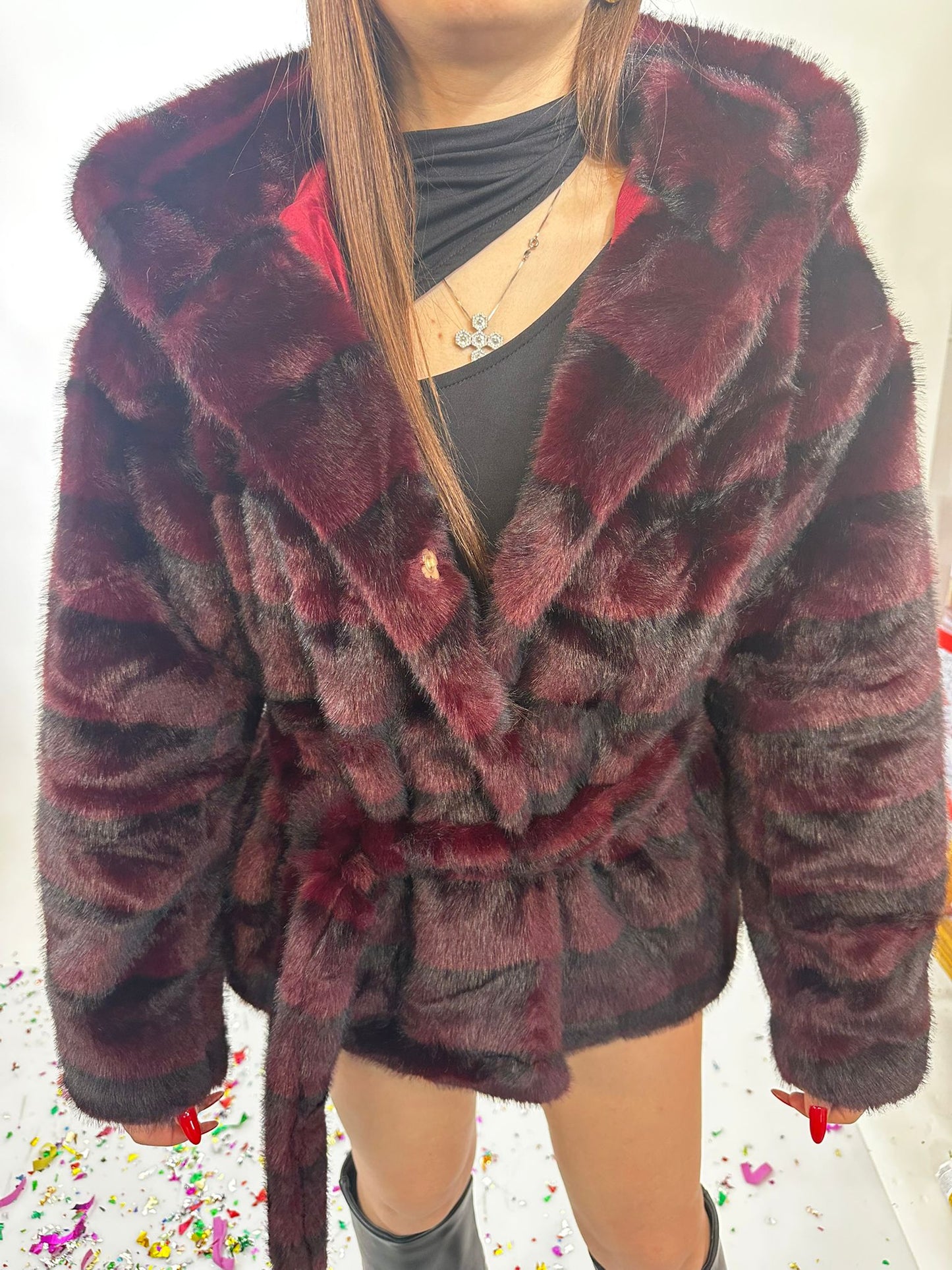 Pelliccia animalier con cinta bordeaux